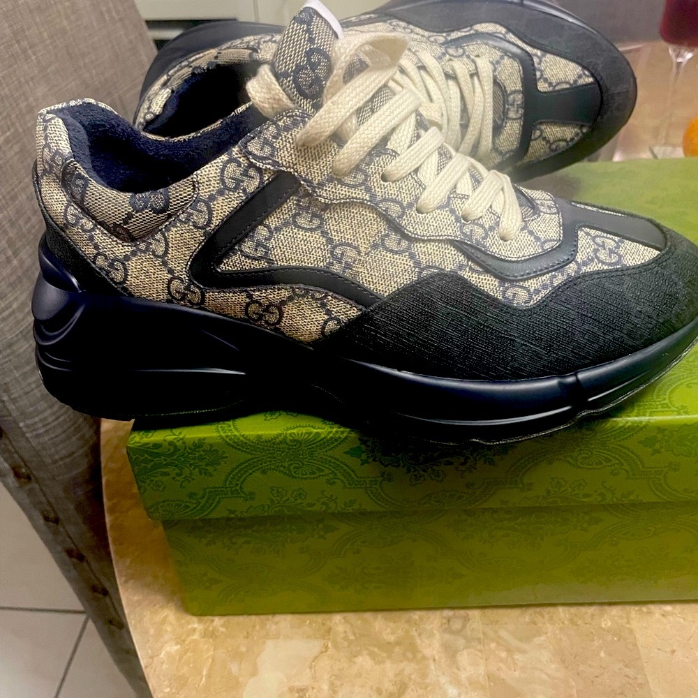 Gucci Black and Cream Patterned Sneakers - Picture 4 of 4